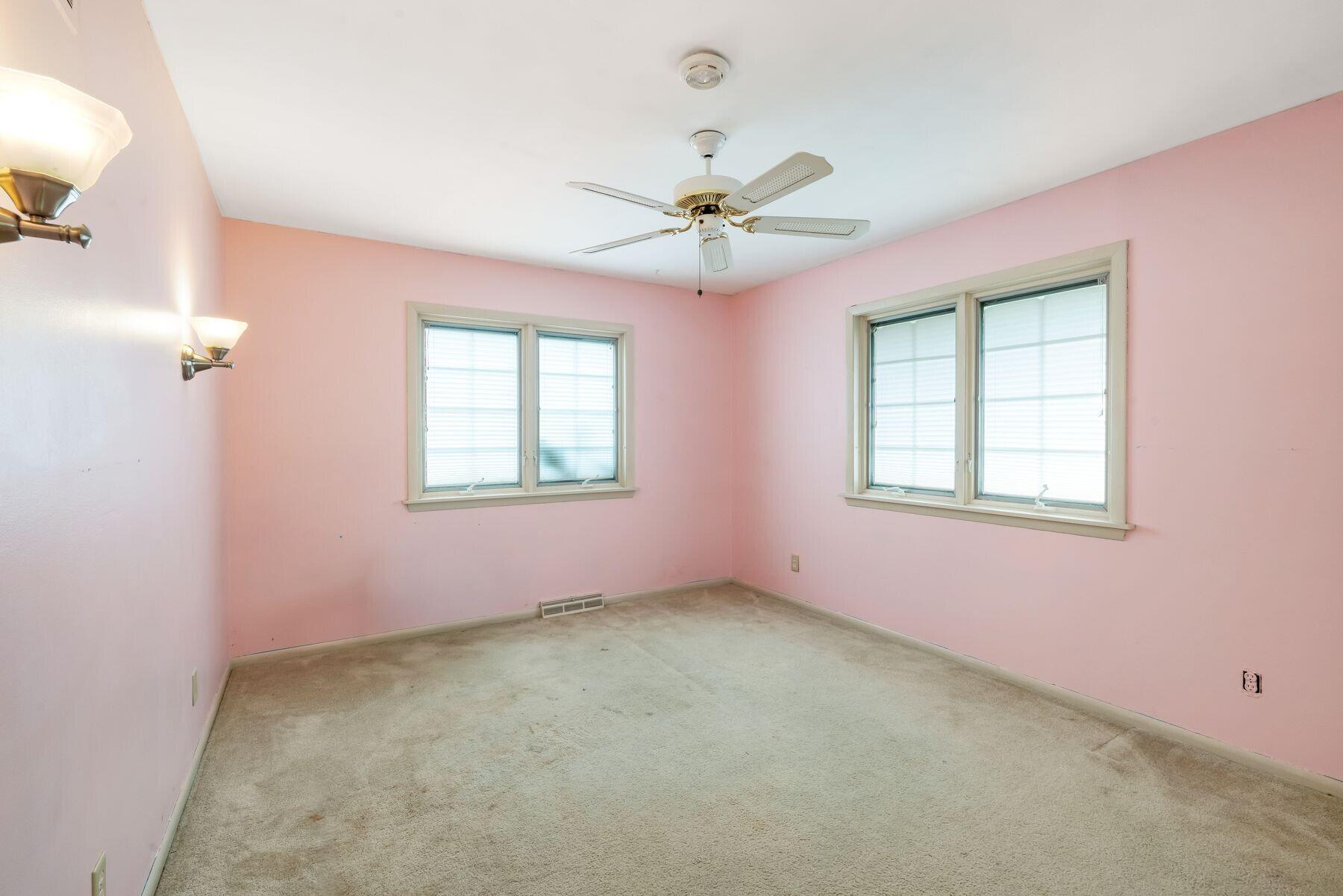 W212N10497 Parkland Cir