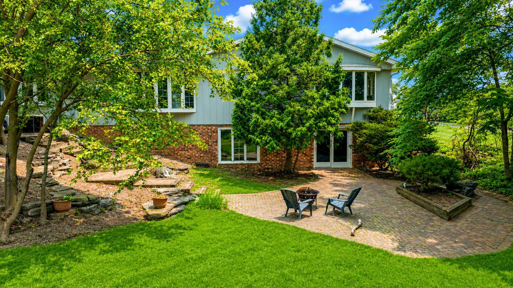 W212N10497 Parkland Cir