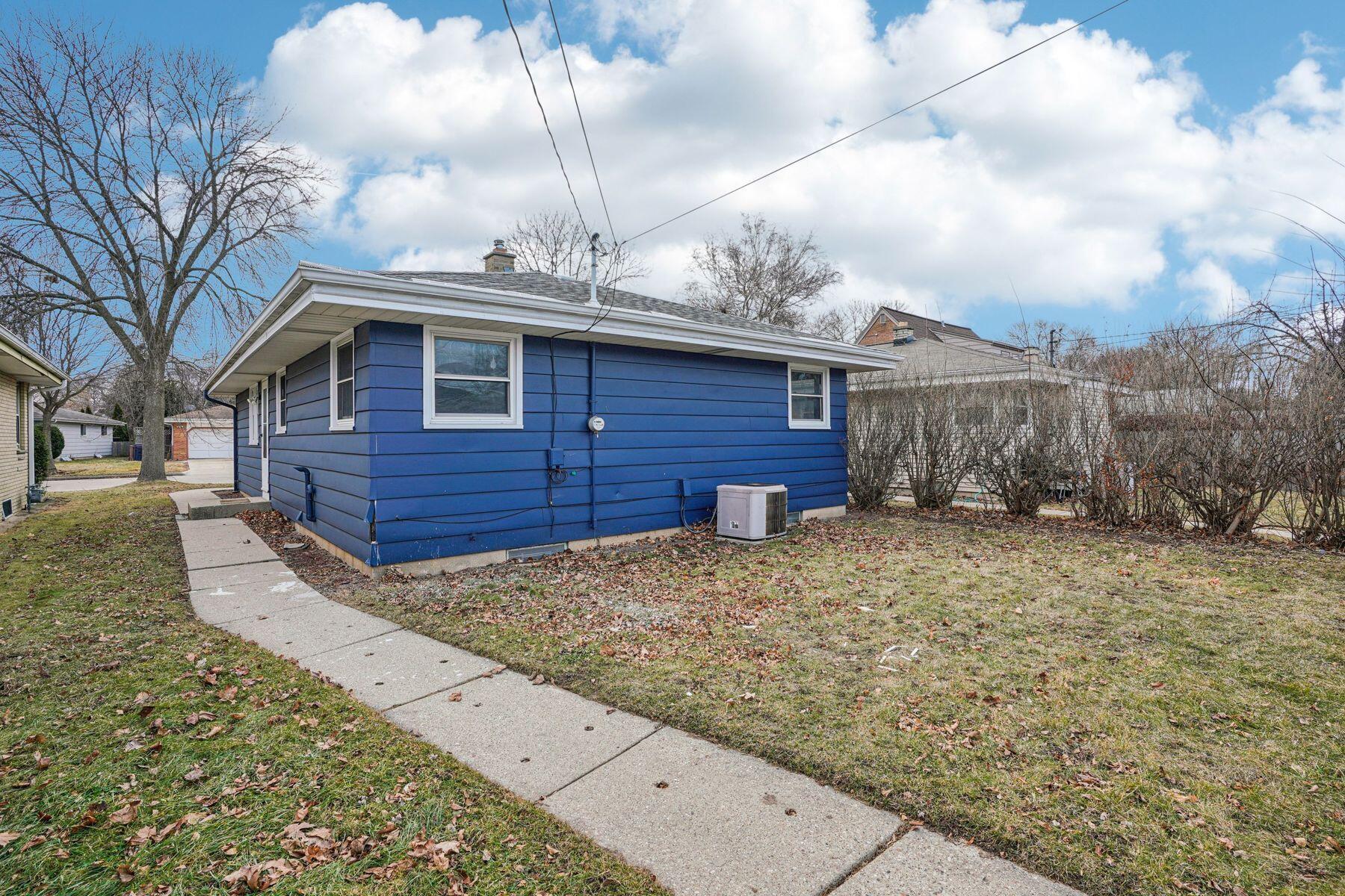 8610 W Potomac Ave