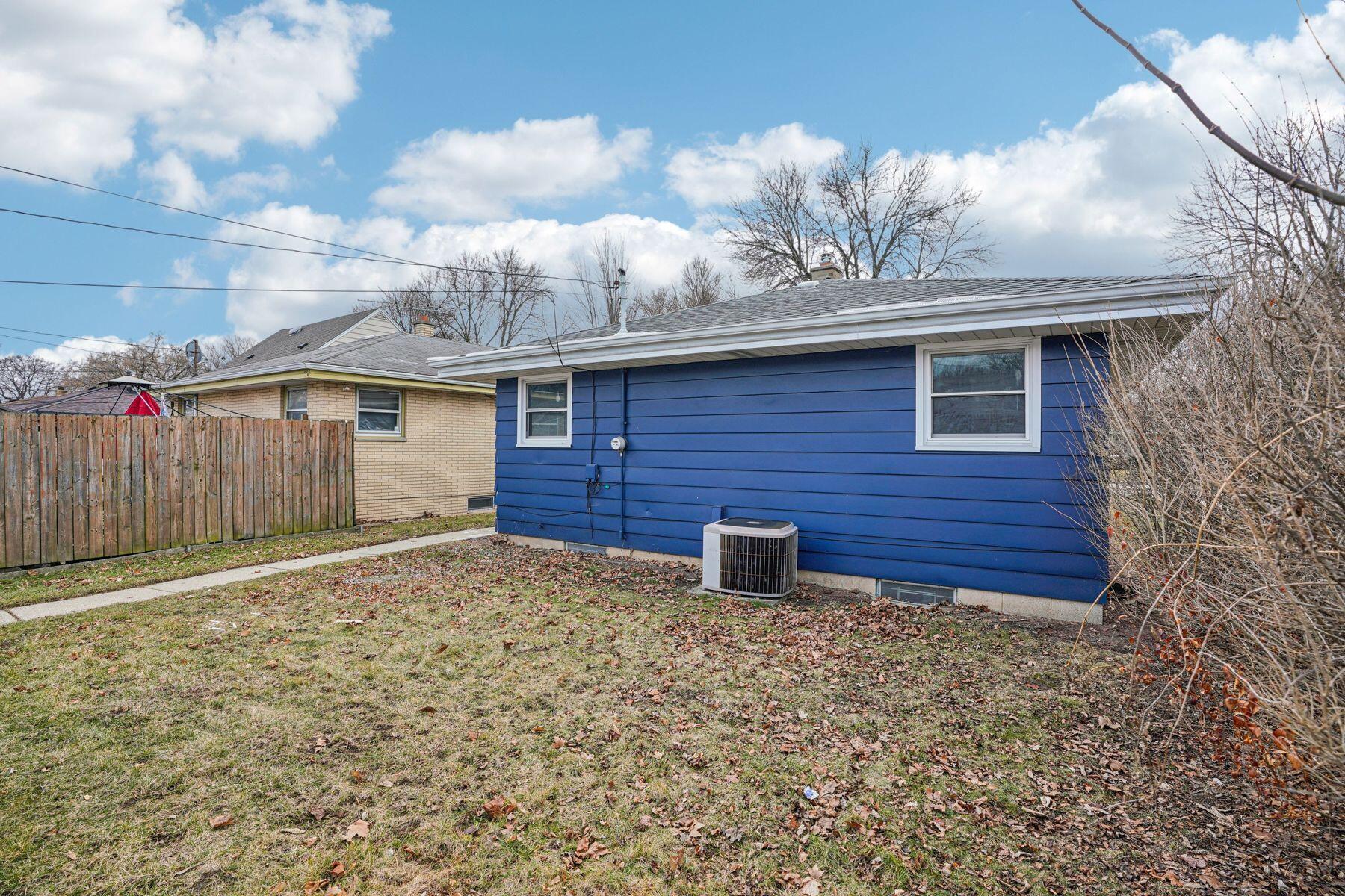 8610 W Potomac Ave