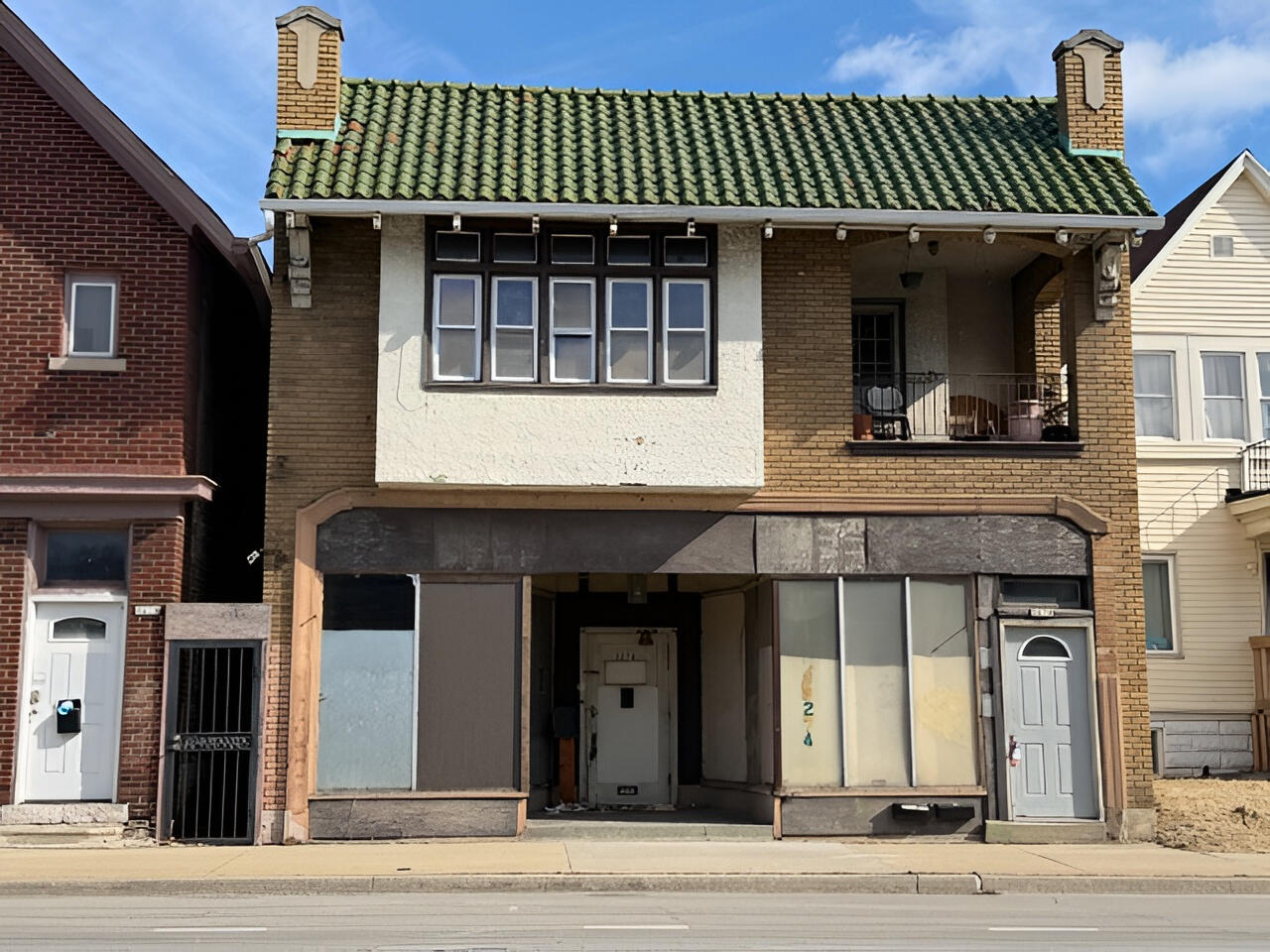 3272 N Holton St, 3274