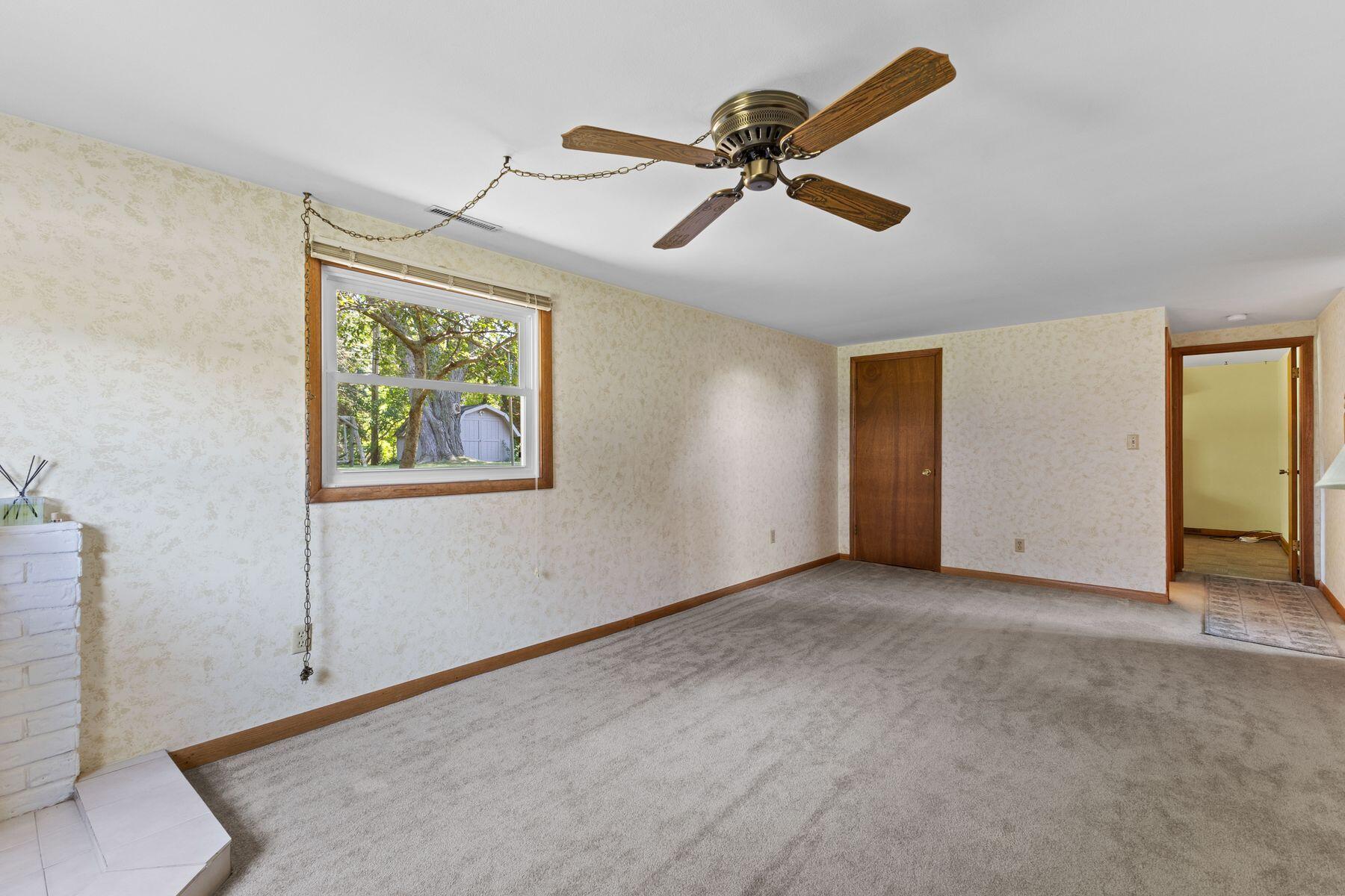 5429 Erie St