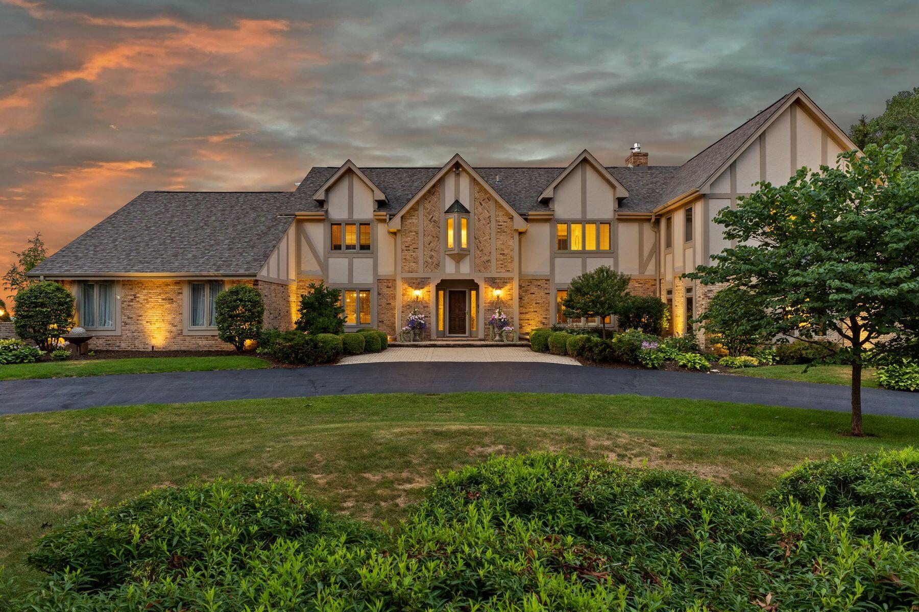 704 Waters Edge Rd