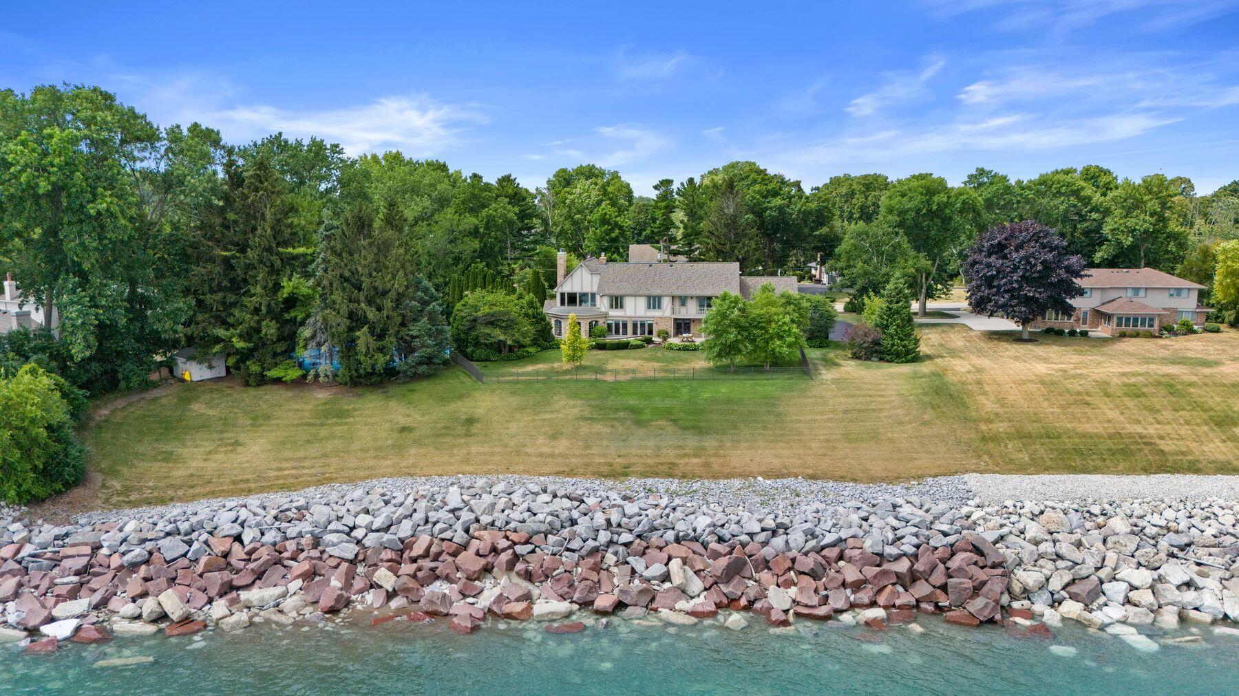 704 Waters Edge Rd