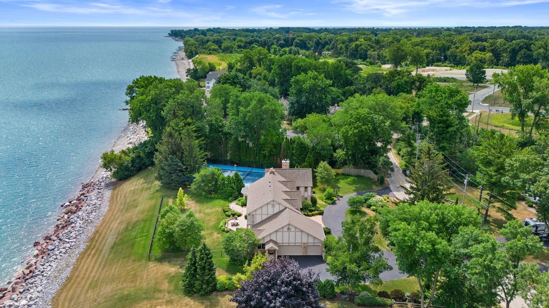 704 Waters Edge Rd