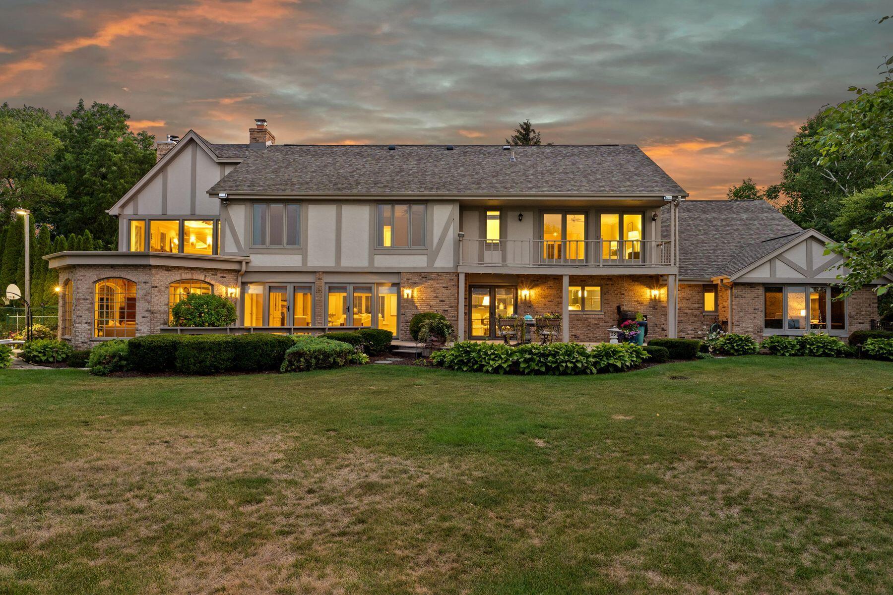704 Waters Edge Rd