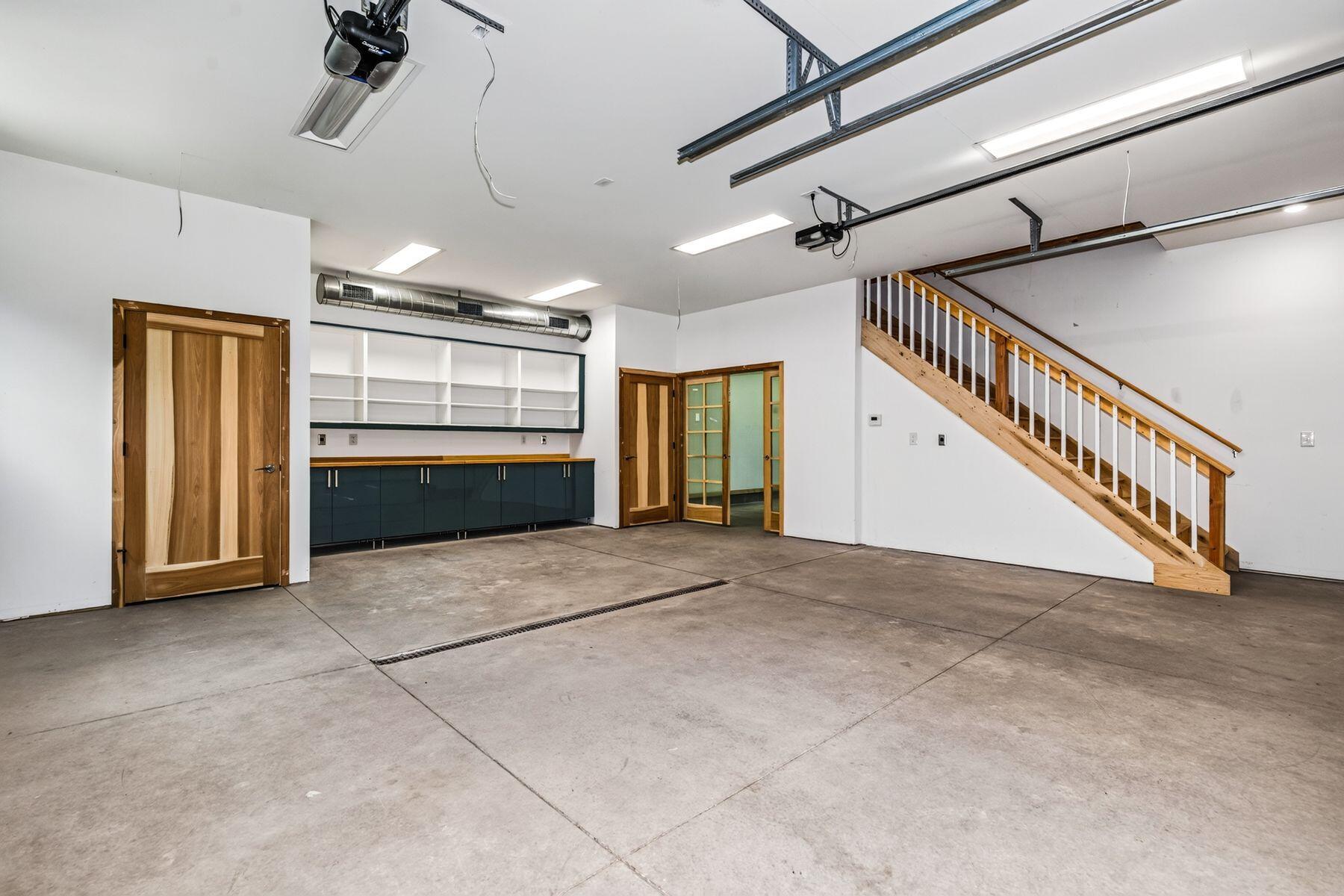 8445 Steele Rd