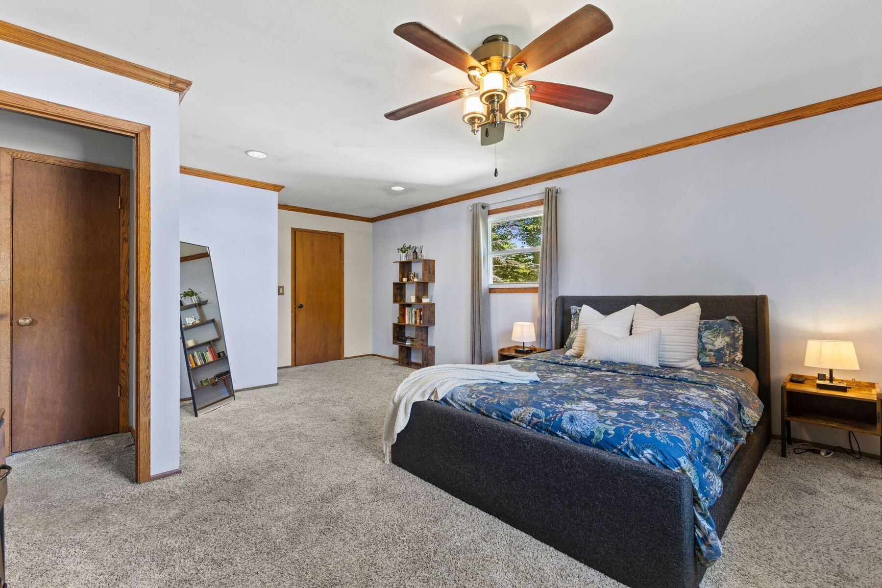 4349 Woodbury Ln