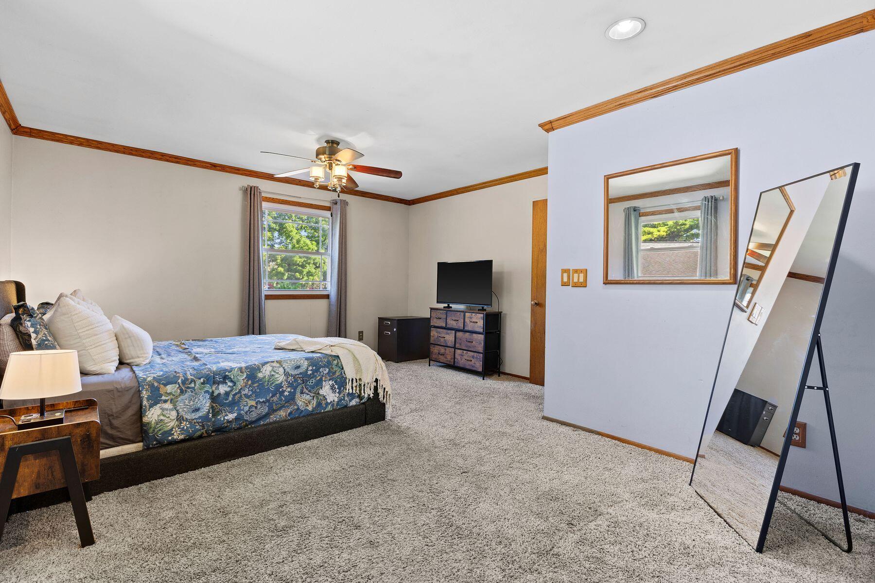 4349 Woodbury Ln