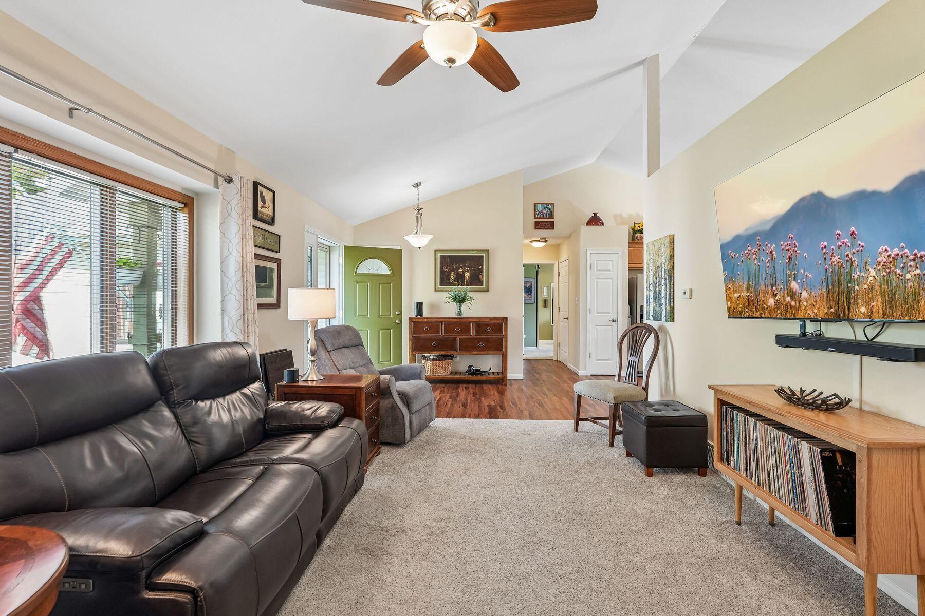 281 Louvain Ln
