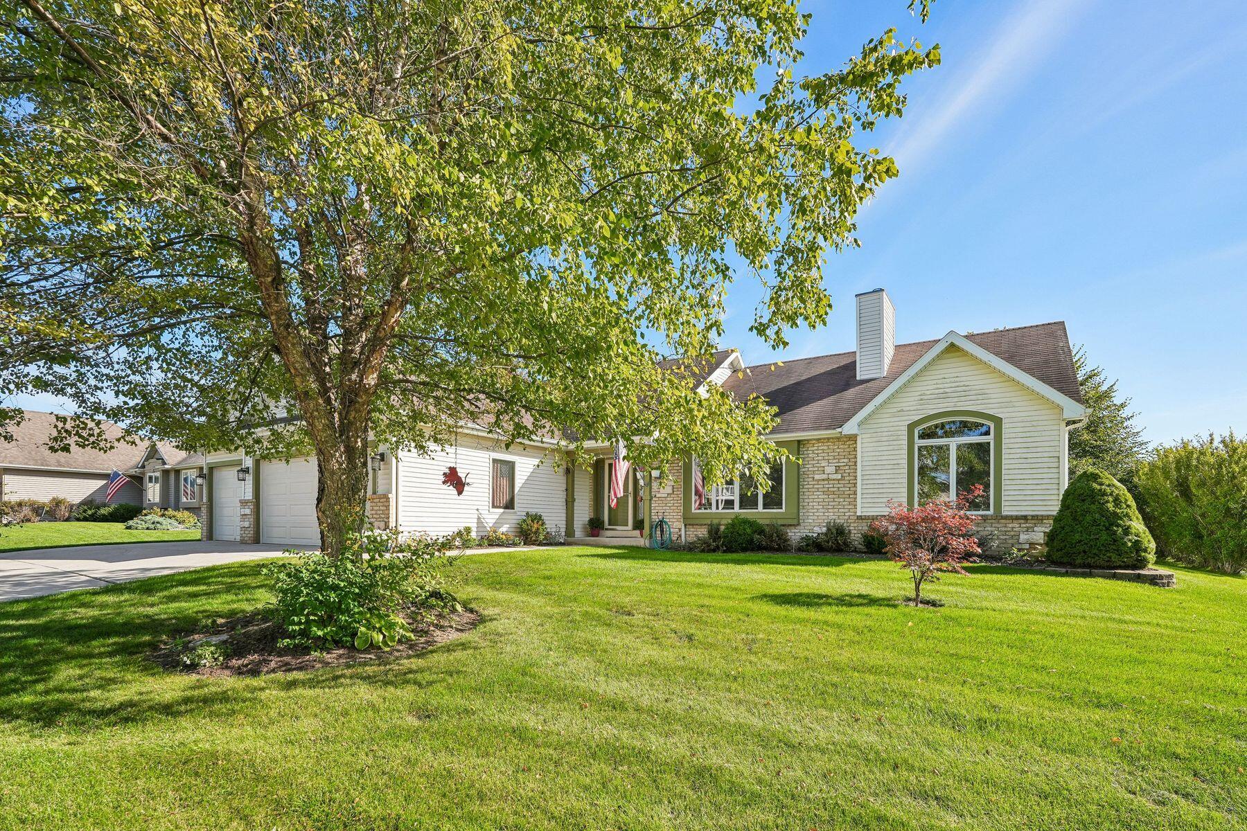 281 Louvain Ln