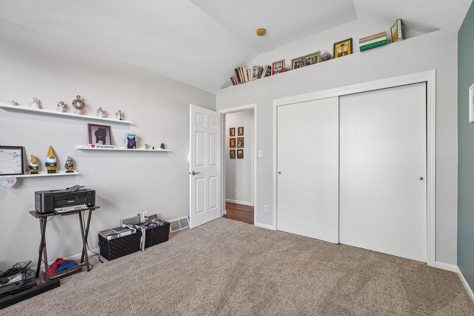 281 Louvain Ln
