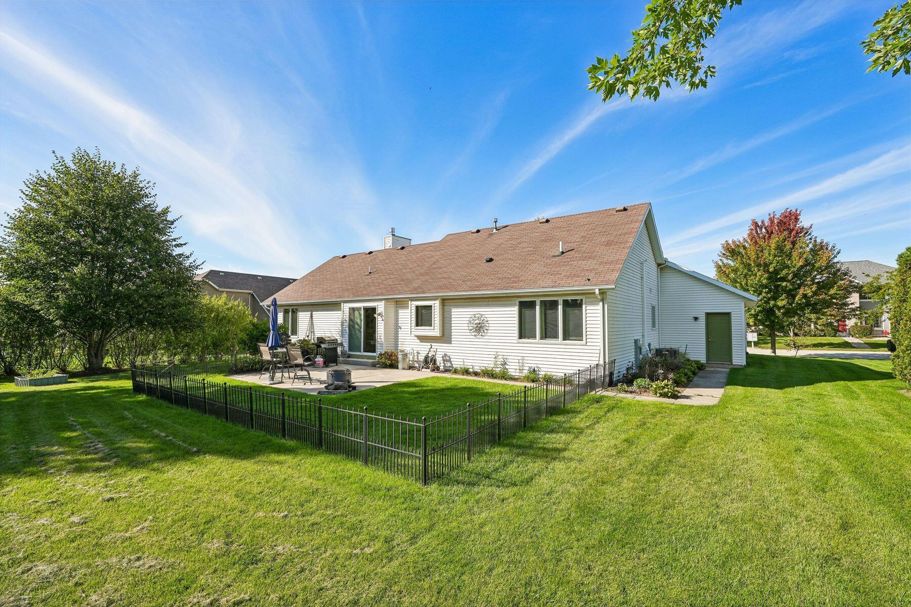 281 Louvain Ln