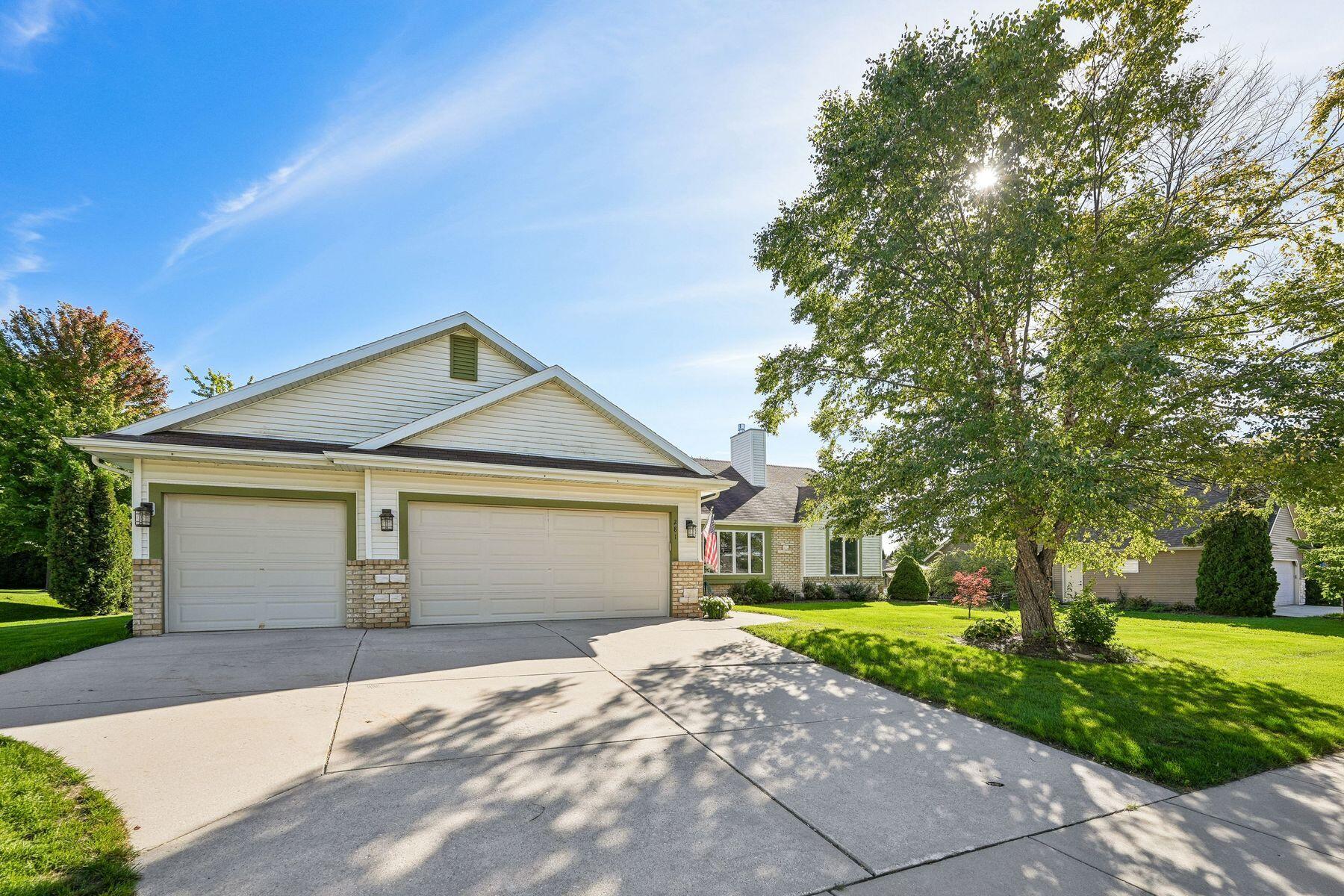 281 Louvain Ln