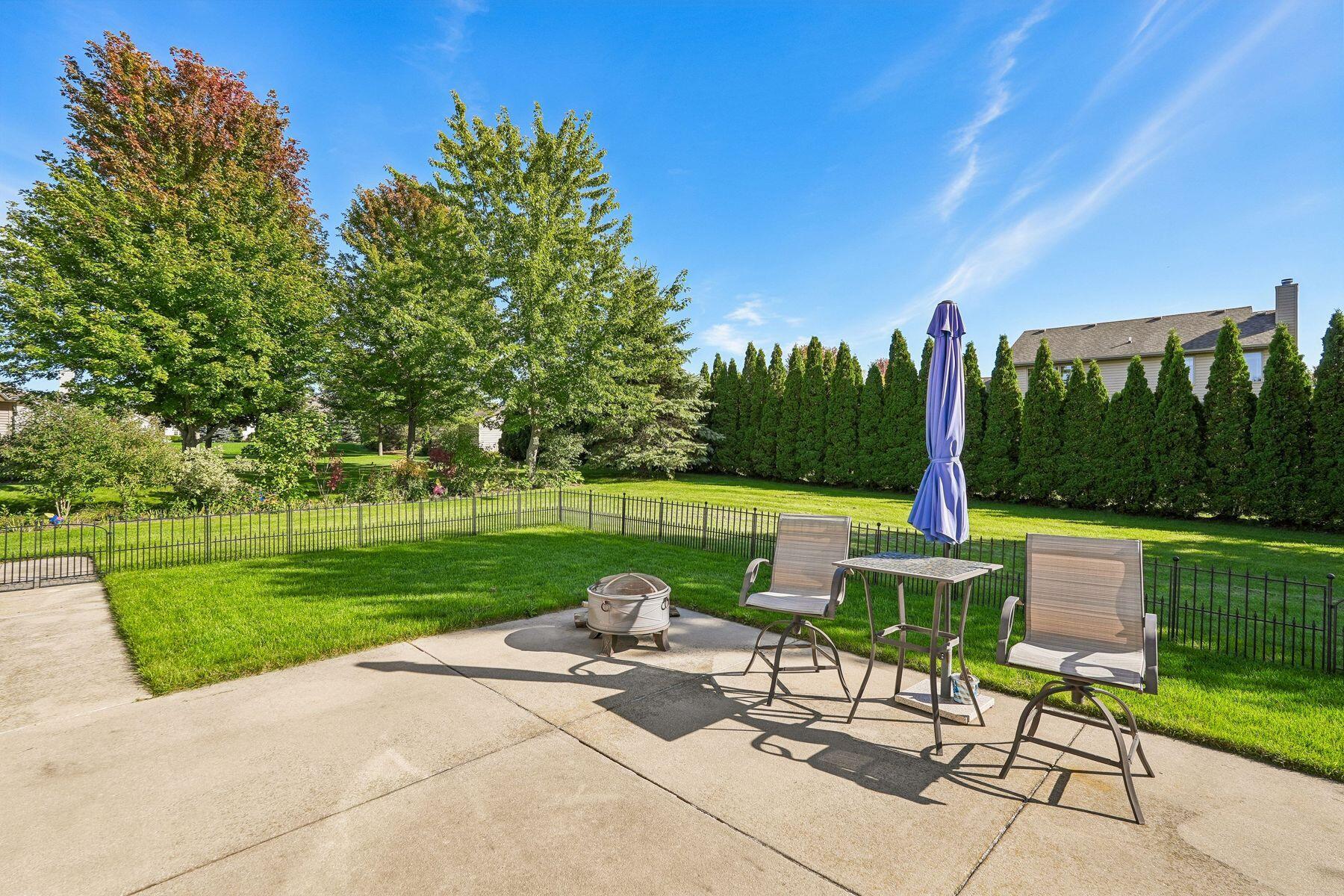 281 Louvain Ln