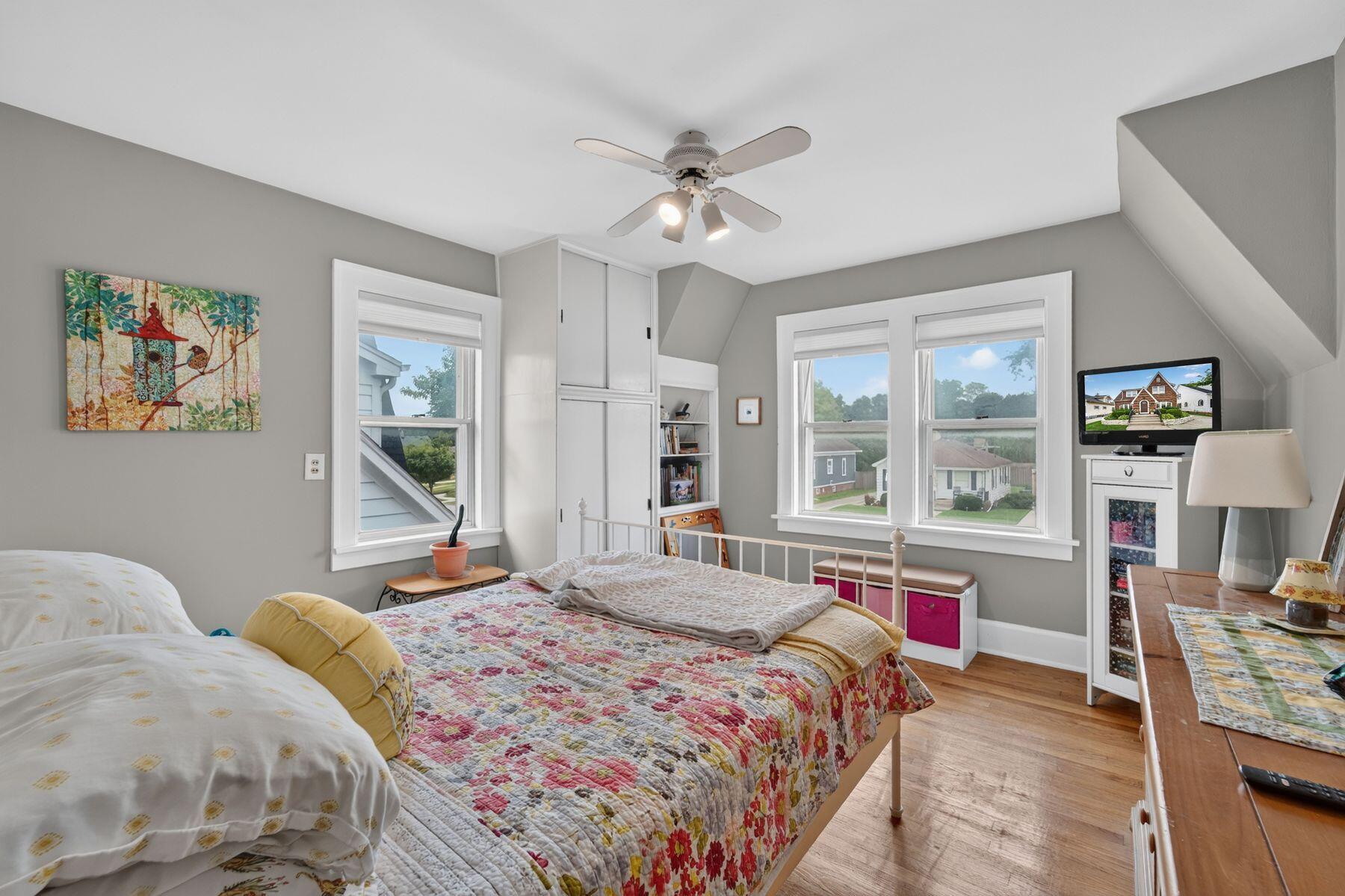 933 Lathrop Ave