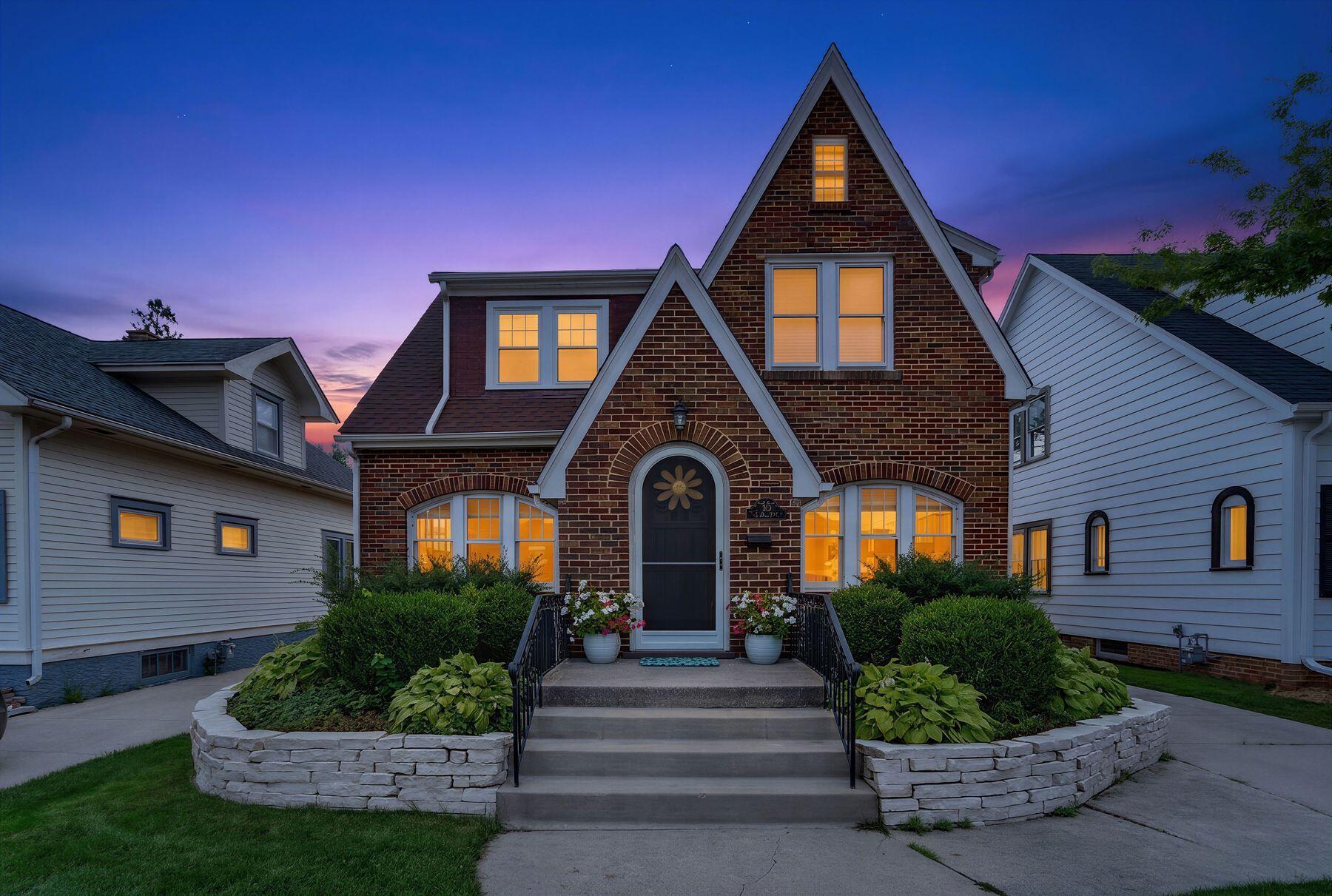 933 Lathrop Ave