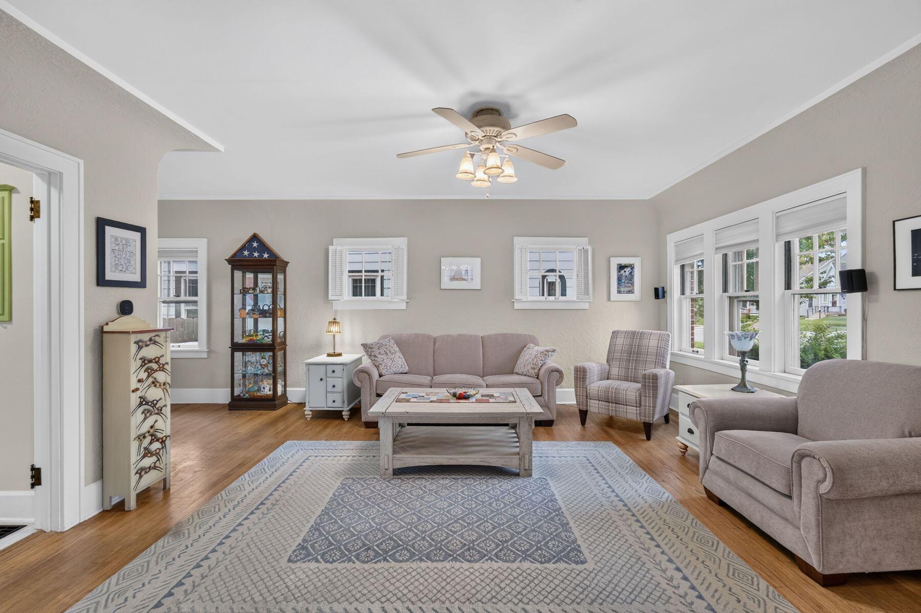 933 Lathrop Ave