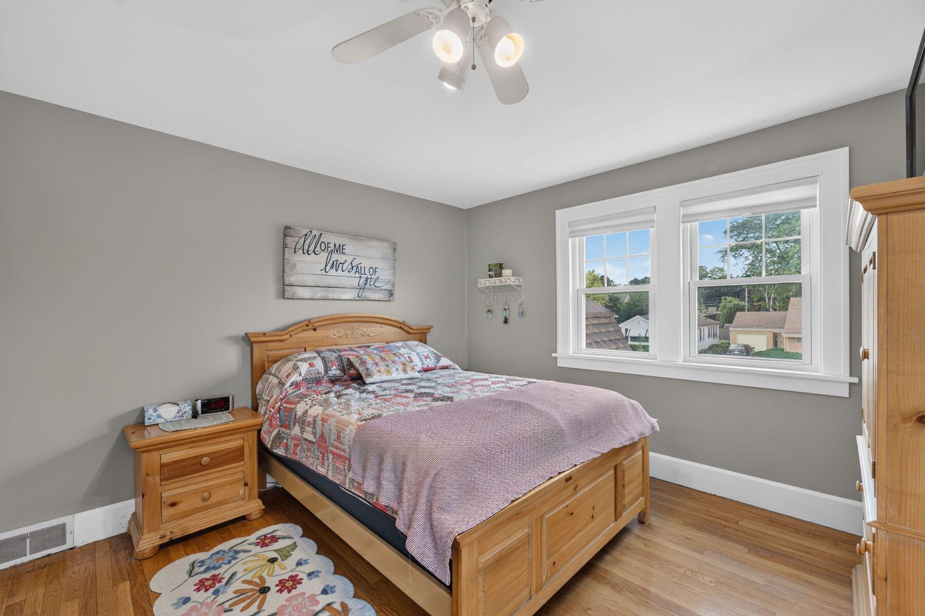 933 Lathrop Ave