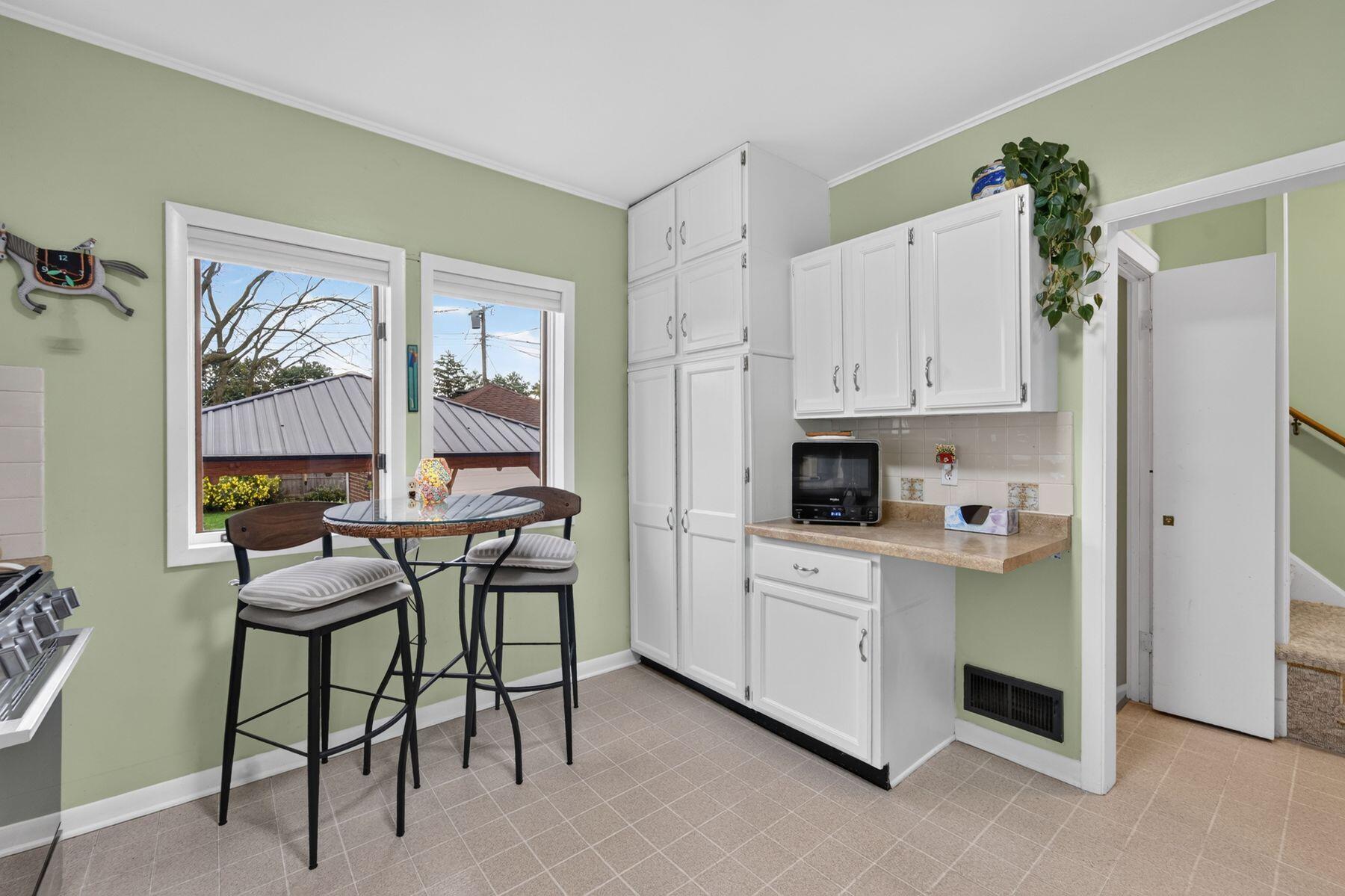 933 Lathrop Ave