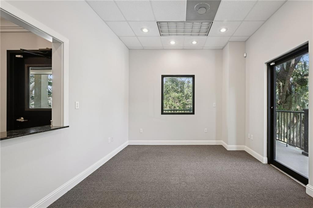 141 FAIRVIEW OAKS Drive 5/6