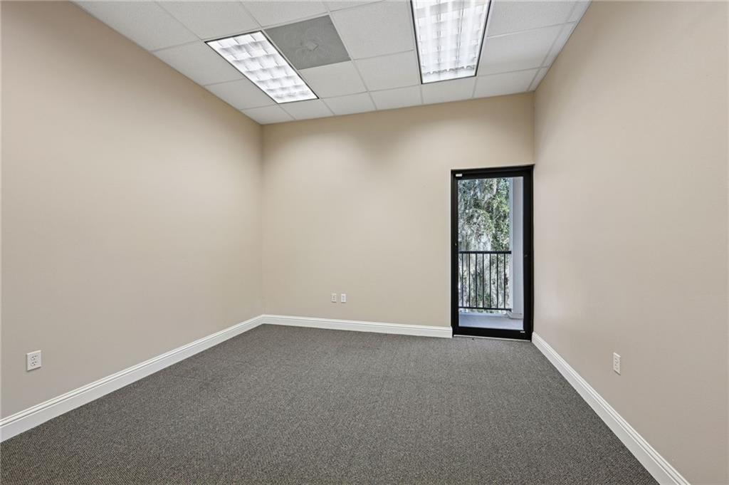141 FAIRVIEW OAKS Drive 5/6