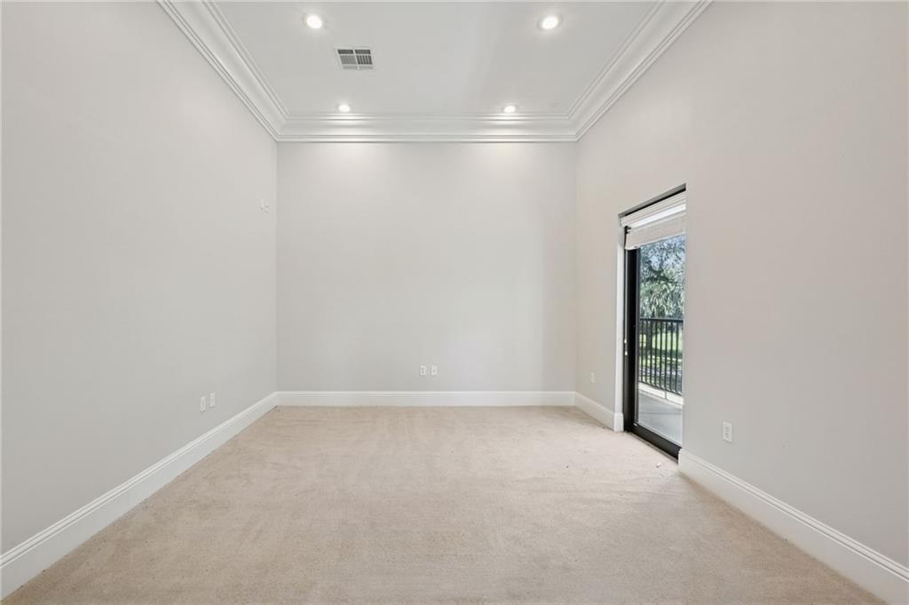 141 FAIRVIEW OAKS Drive 5/6