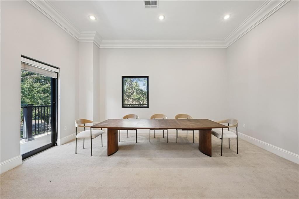 141 FAIRVIEW OAKS Drive 5/6