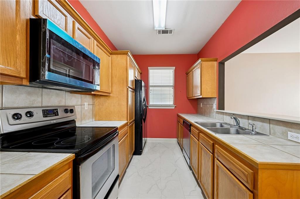 19104 SANDY Lane 14