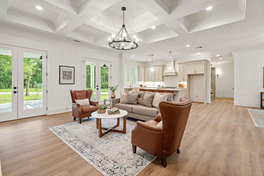 641 LOGGERS Circle