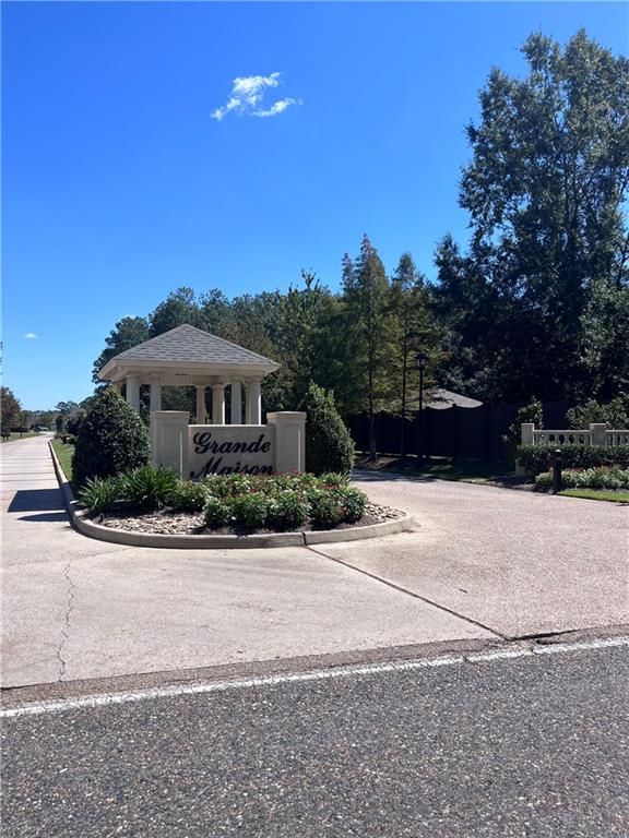 208 CHATEAU PAPILLION None