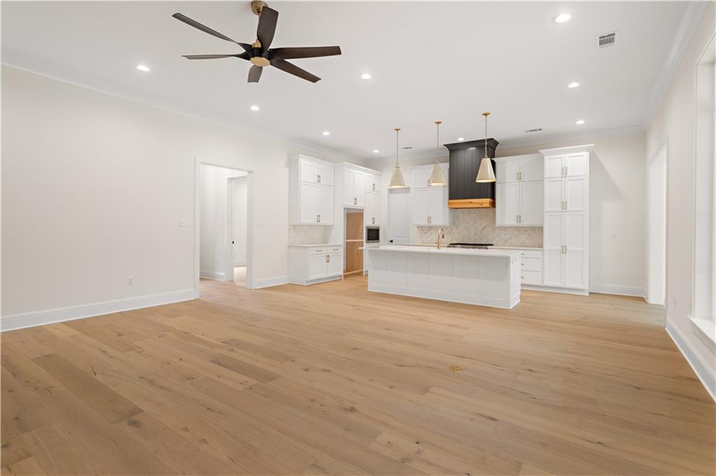 208 CHATEAU PAPILLION None