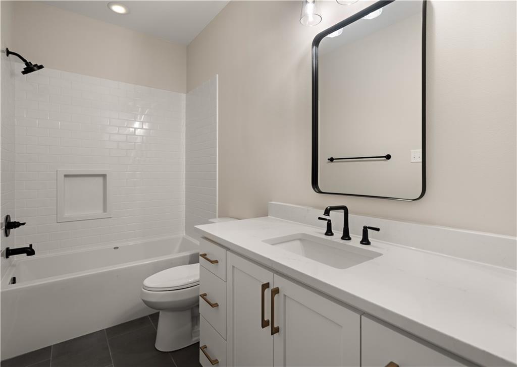 208 CHATEAU PAPILLION None