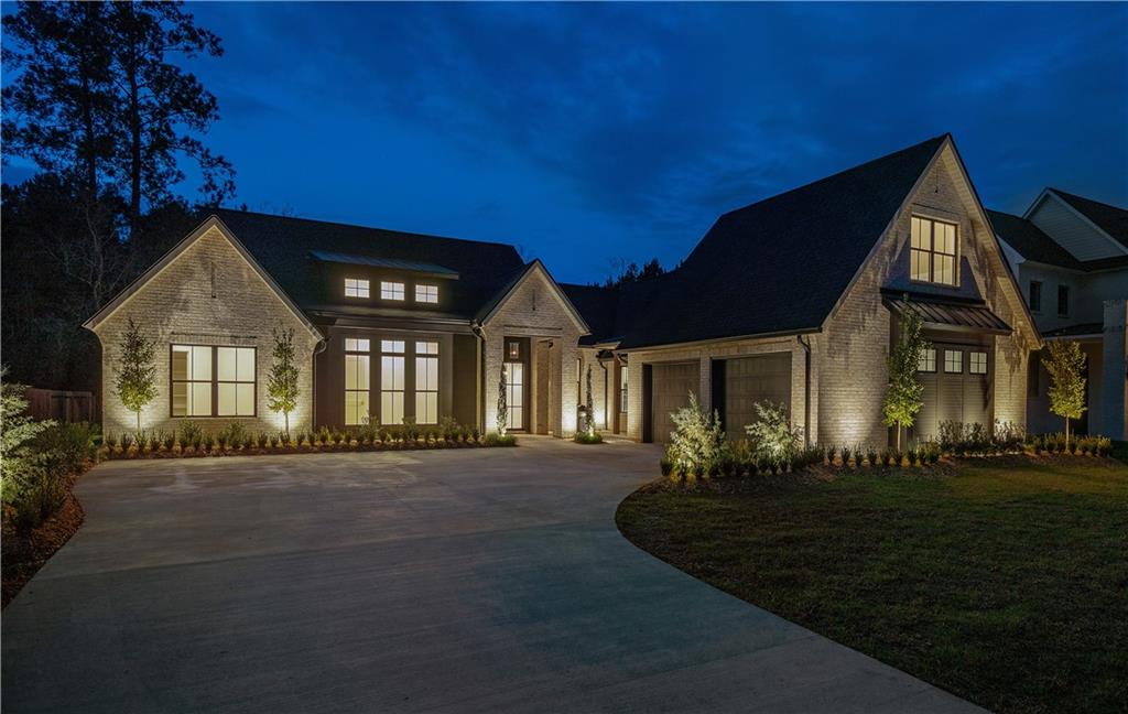 379 RUE CHARLOTTE None