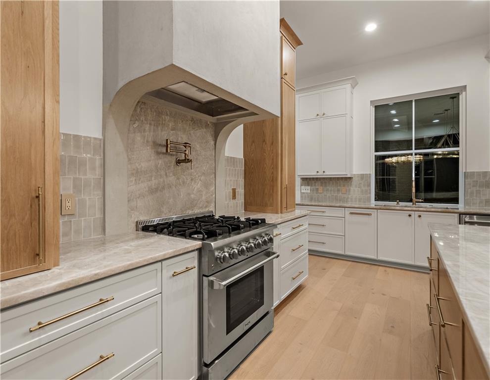 379 RUE CHARLOTTE None