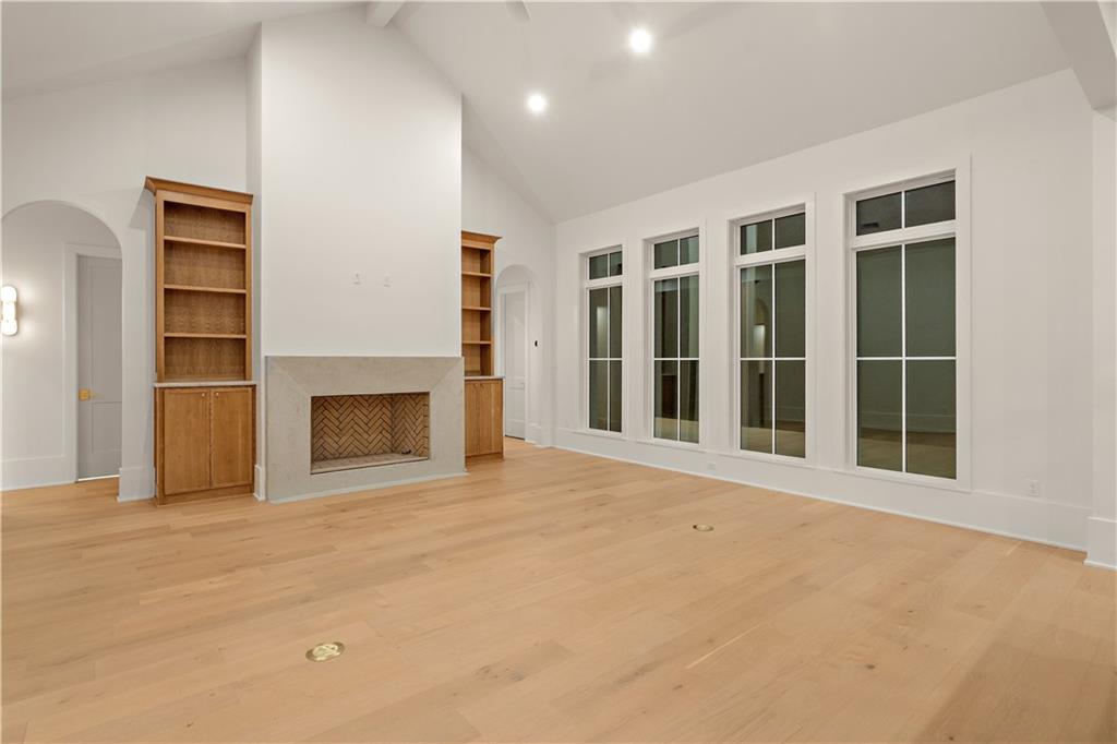 379 RUE CHARLOTTE None