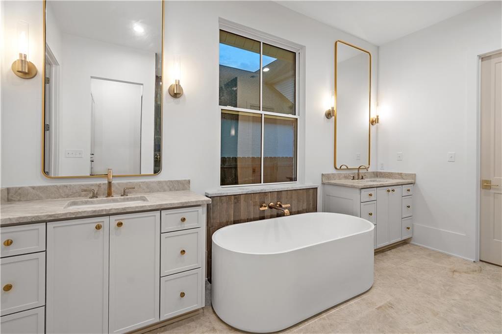 379 RUE CHARLOTTE None