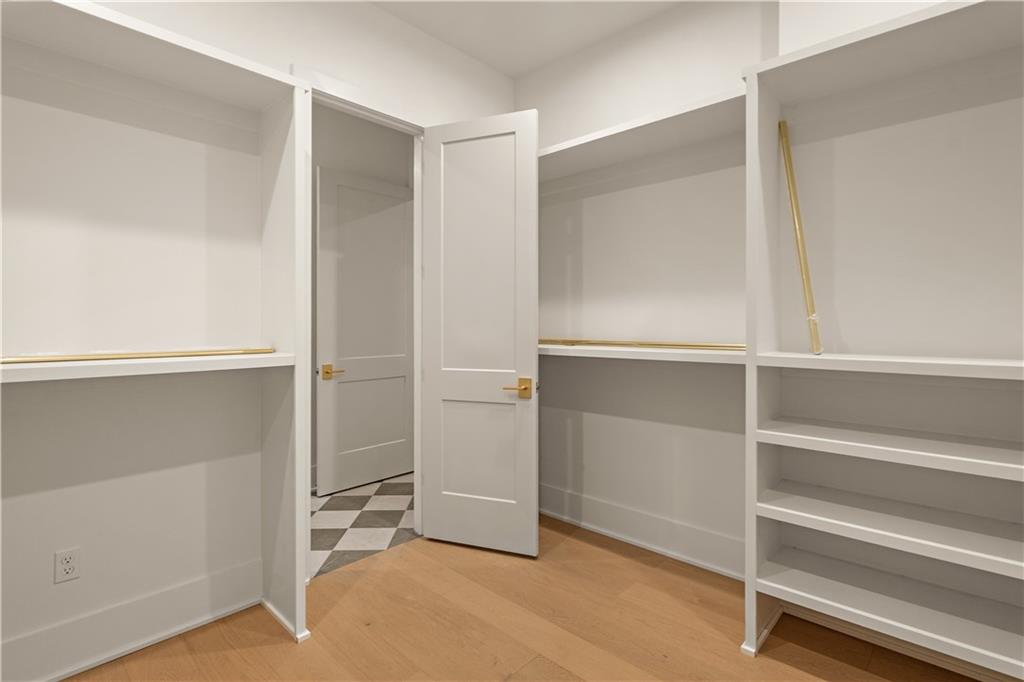 379 RUE CHARLOTTE None