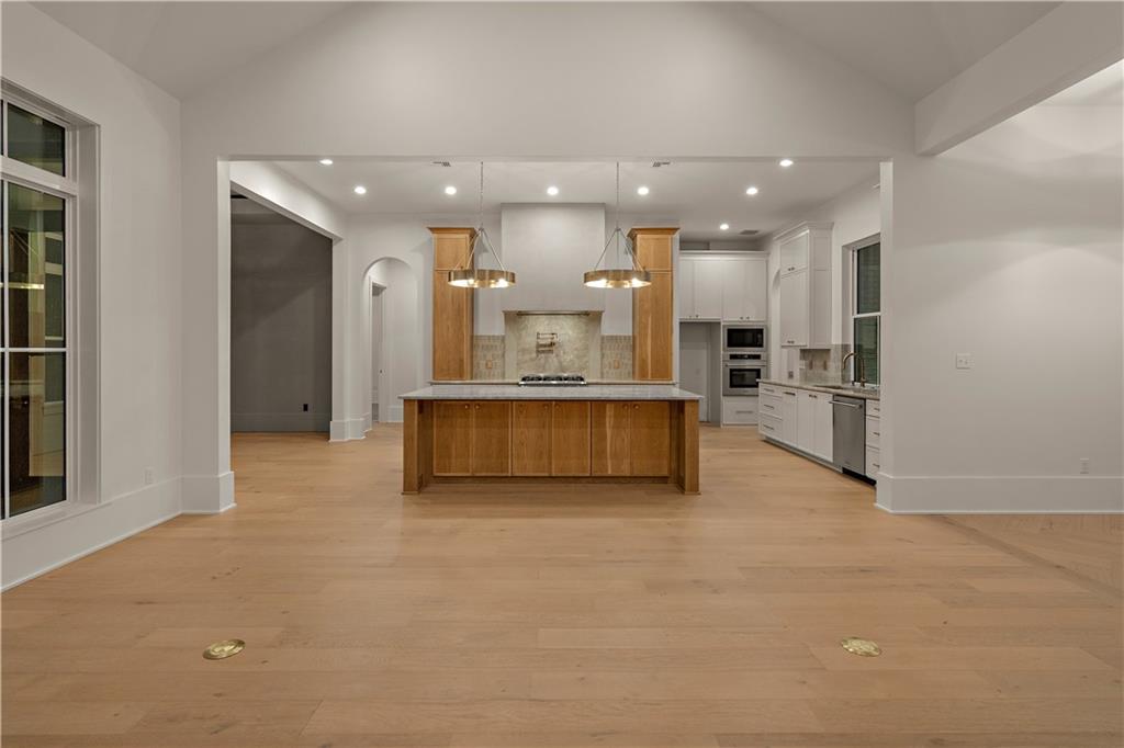 379 RUE CHARLOTTE None