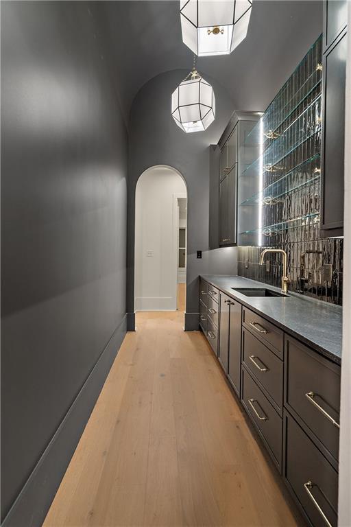 379 RUE CHARLOTTE None