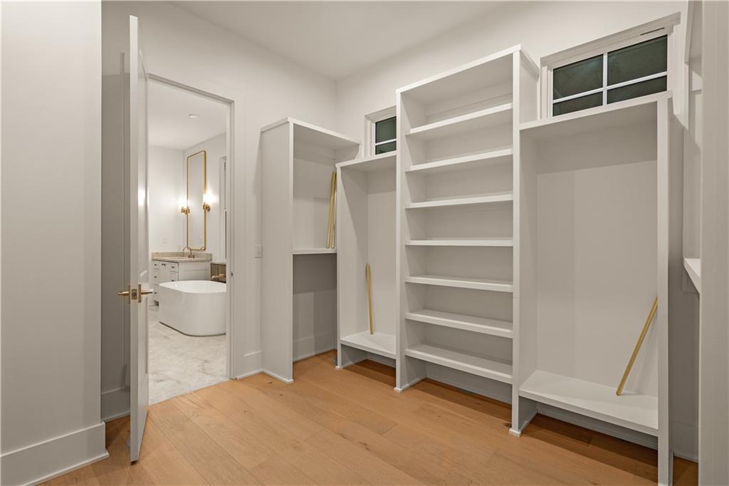 379 RUE CHARLOTTE None