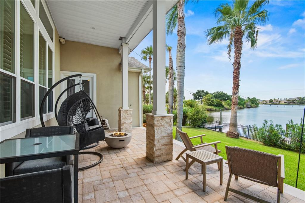 1007 MARINERS COVE Boulevard