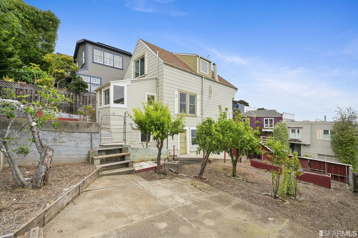 82 Gates Street