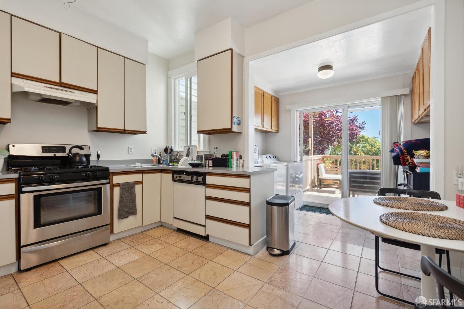 542-544 Presidio Avenue