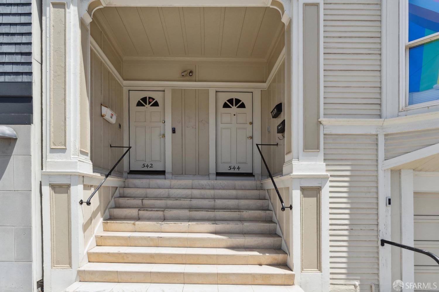 542-544 Presidio Avenue