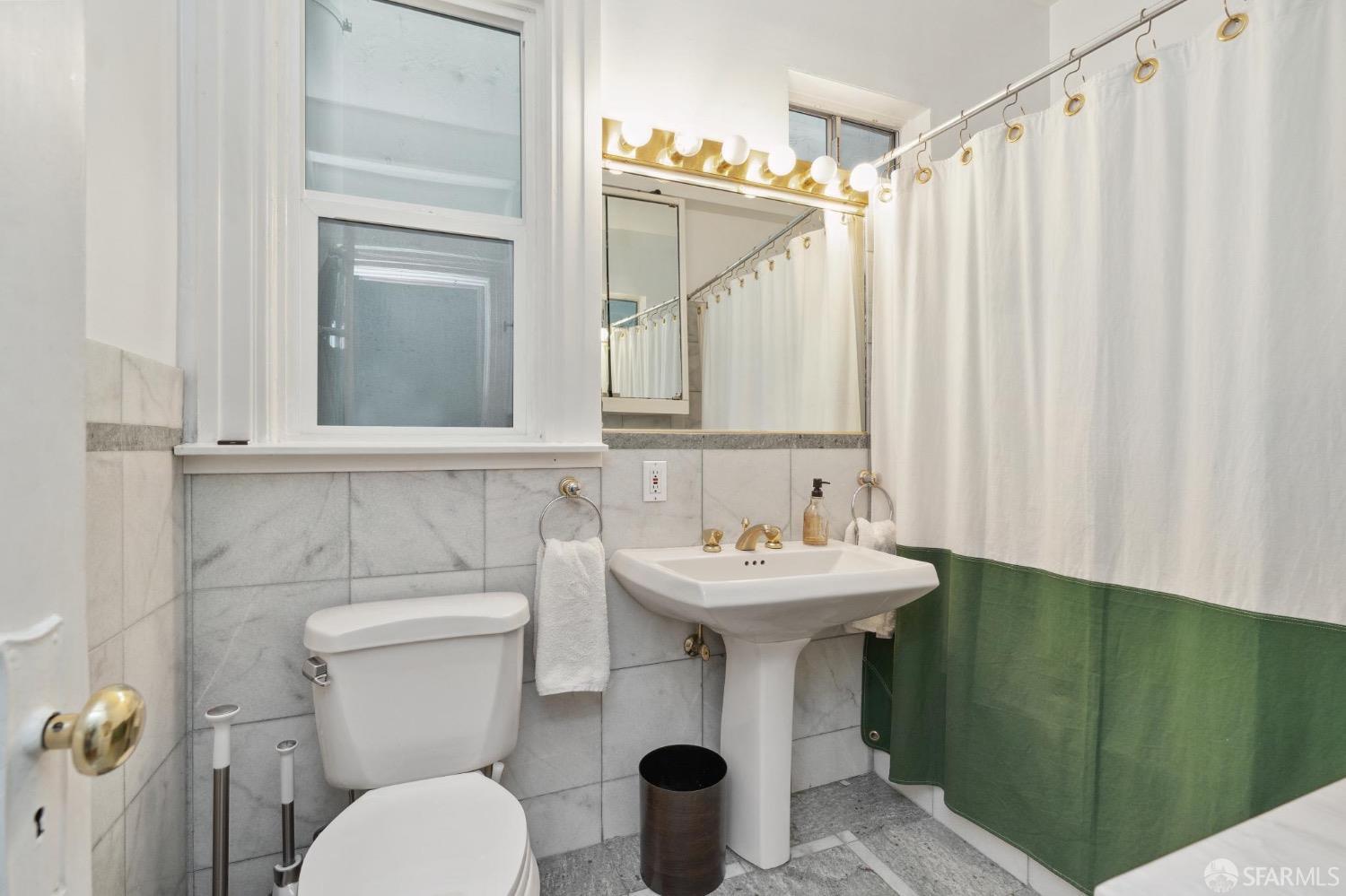 542-544 Presidio Avenue