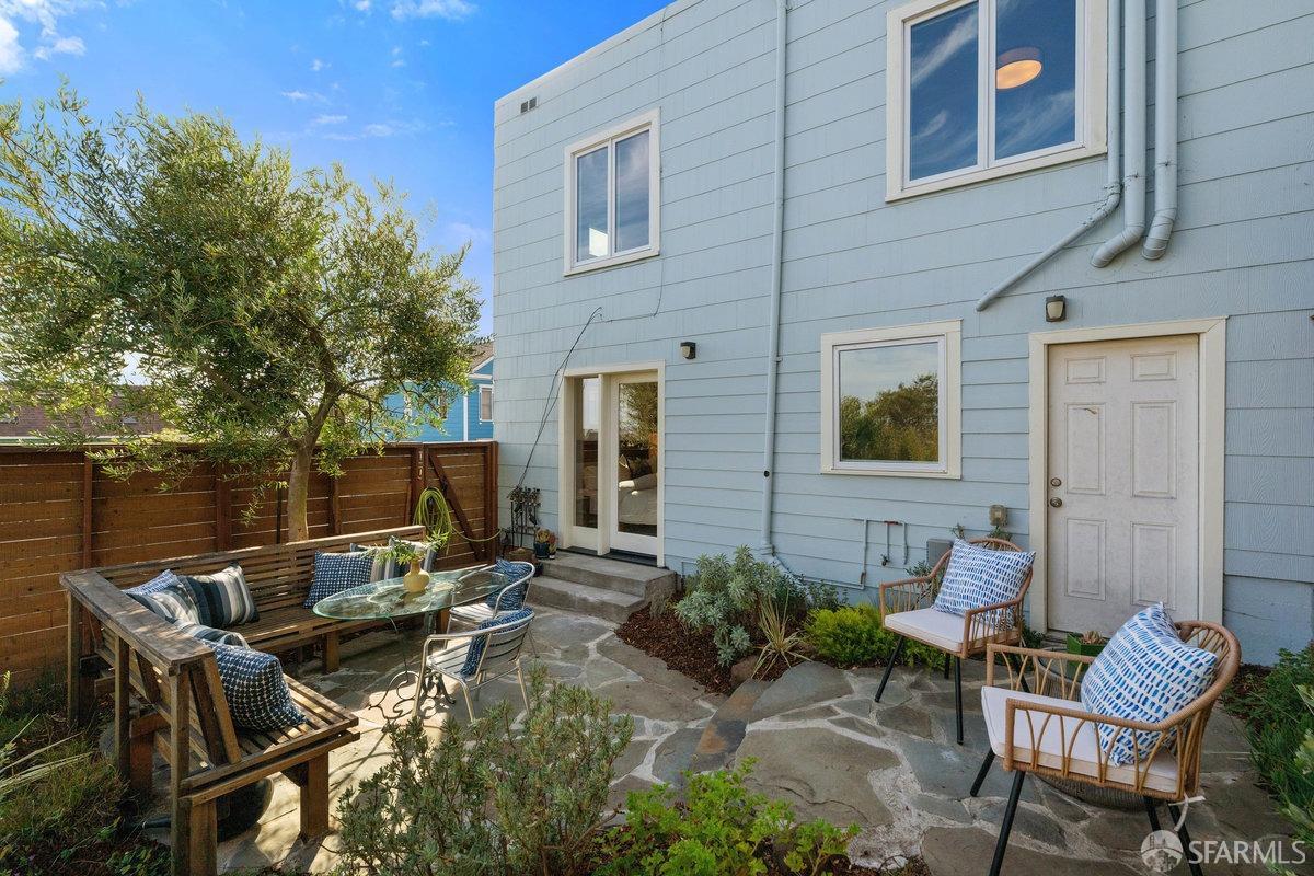 697 Peralta Avenue