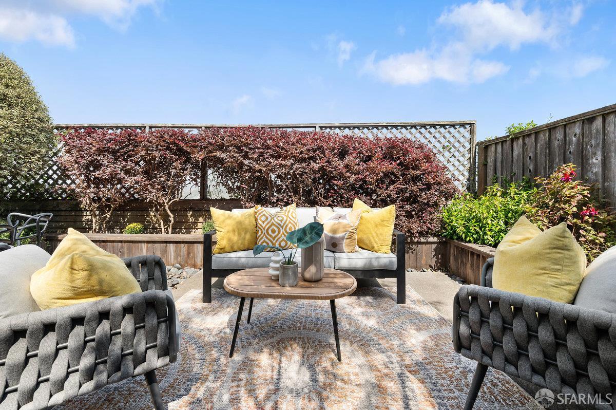 200 Bayview Circle