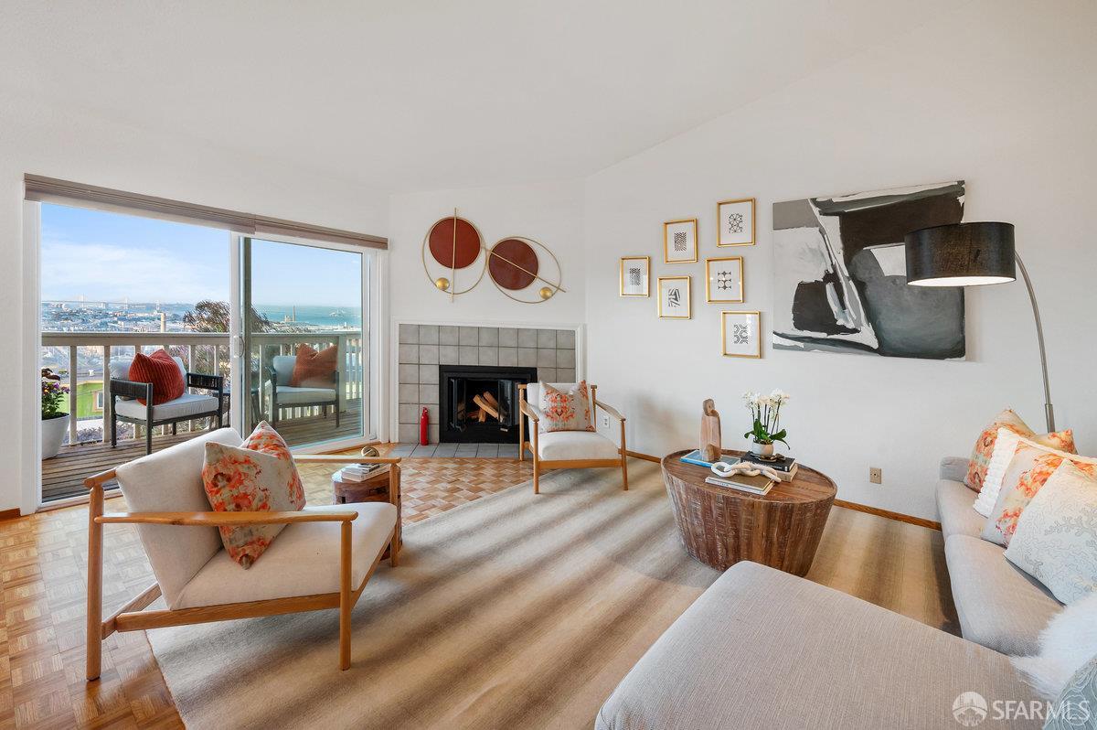 200 Bayview Circle