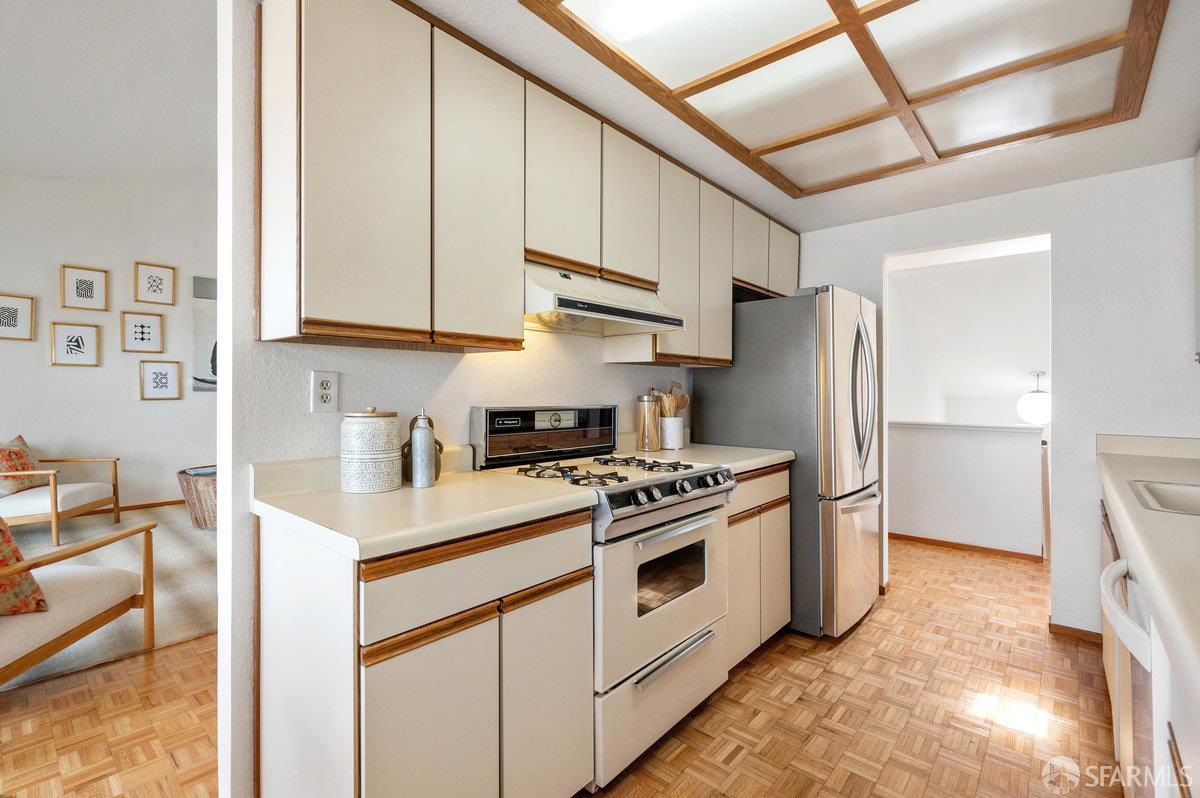 200 Bayview Circle